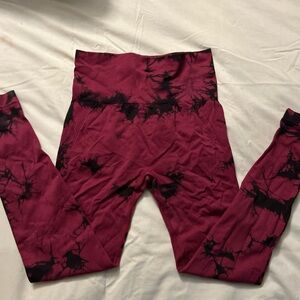 Stylish Tie-Dye Leggings in Black and Red